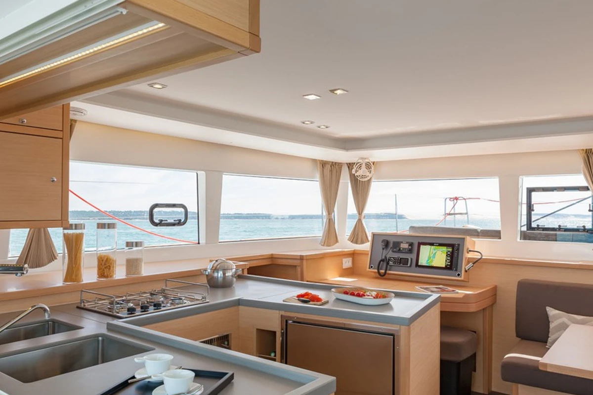 2015 Lagoon 450 te huur (photo 7)