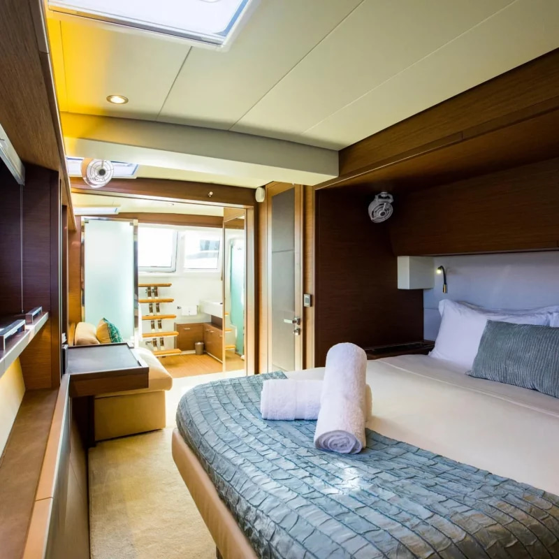2017 Lagoon 620 for charter (photo 14)