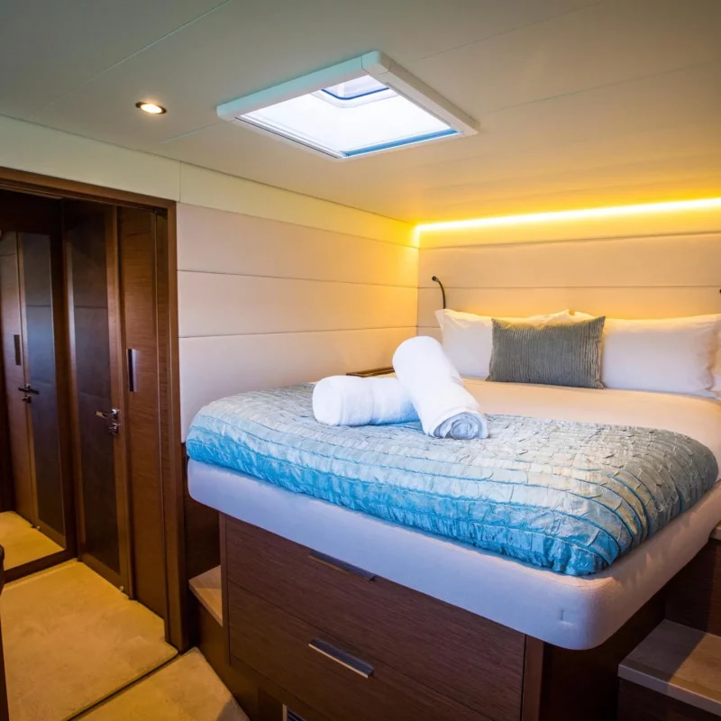 2017 Lagoon 620 for charter (photo 17)