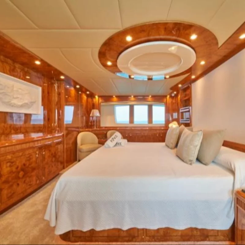 2007 Astondoa GLX 102 te huur (photo 36)