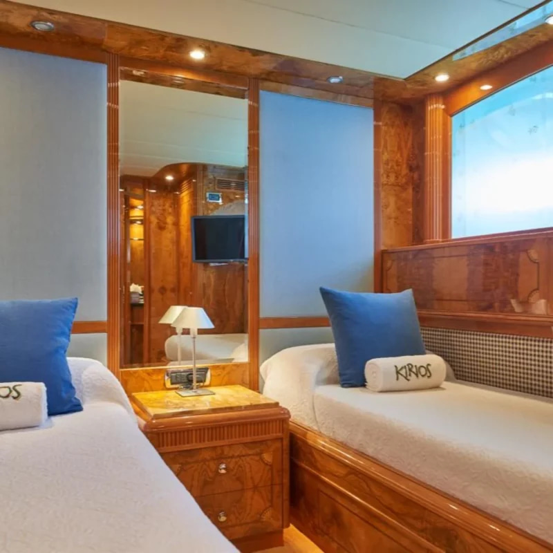 2007 Astondoa GLX 102 te huur (photo 42)