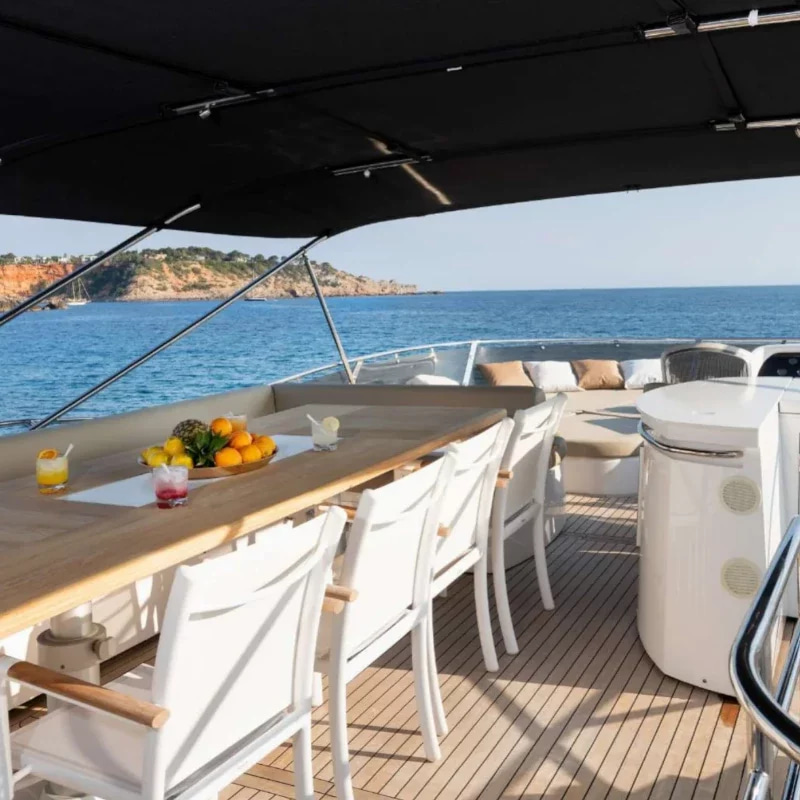 2010 Sunseeker Manhattan 70 for charter (photo 9)