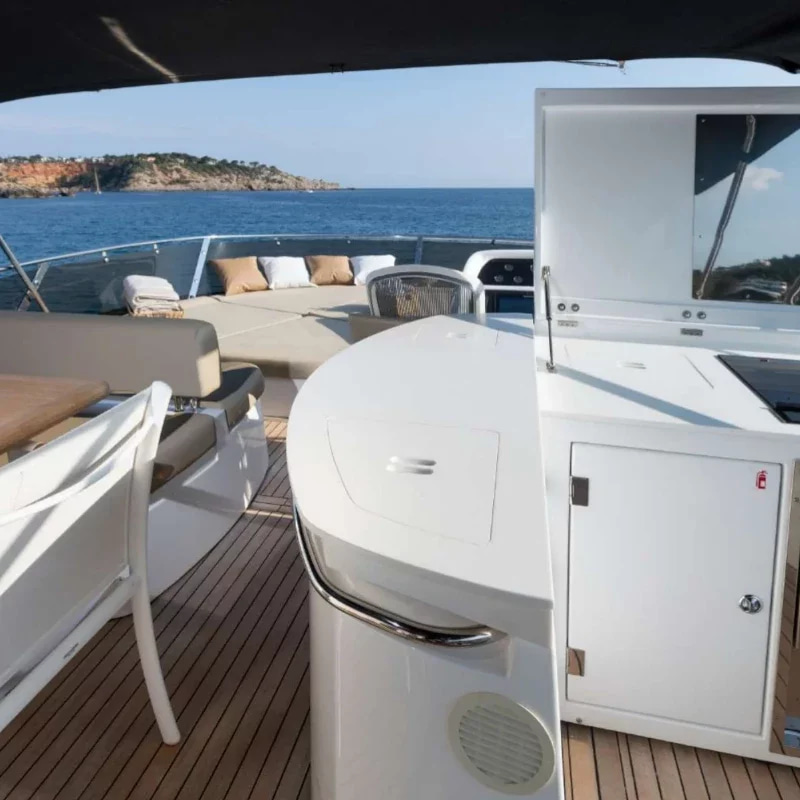 2010 Sunseeker Manhattan 70 for charter (photo 13)