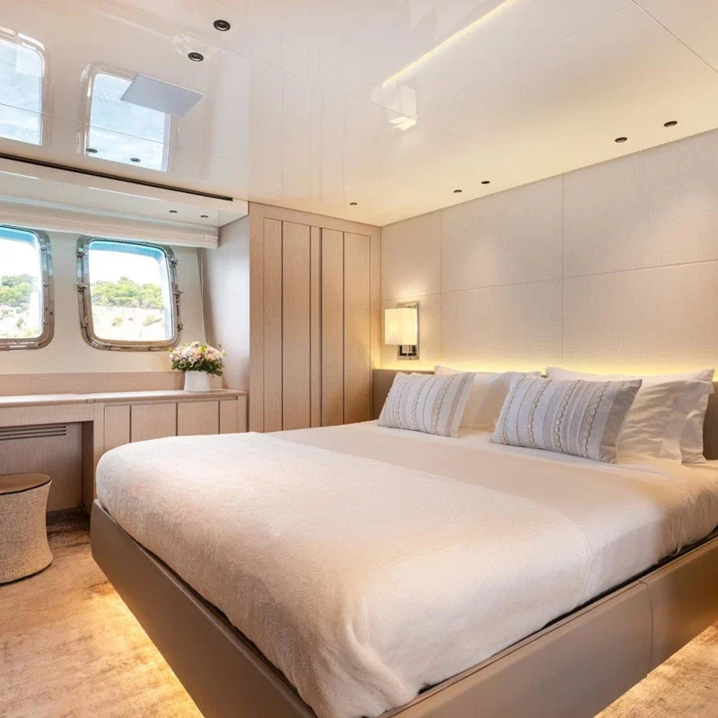 2019 Sanlorenzo SX76 for charter (photo 11)