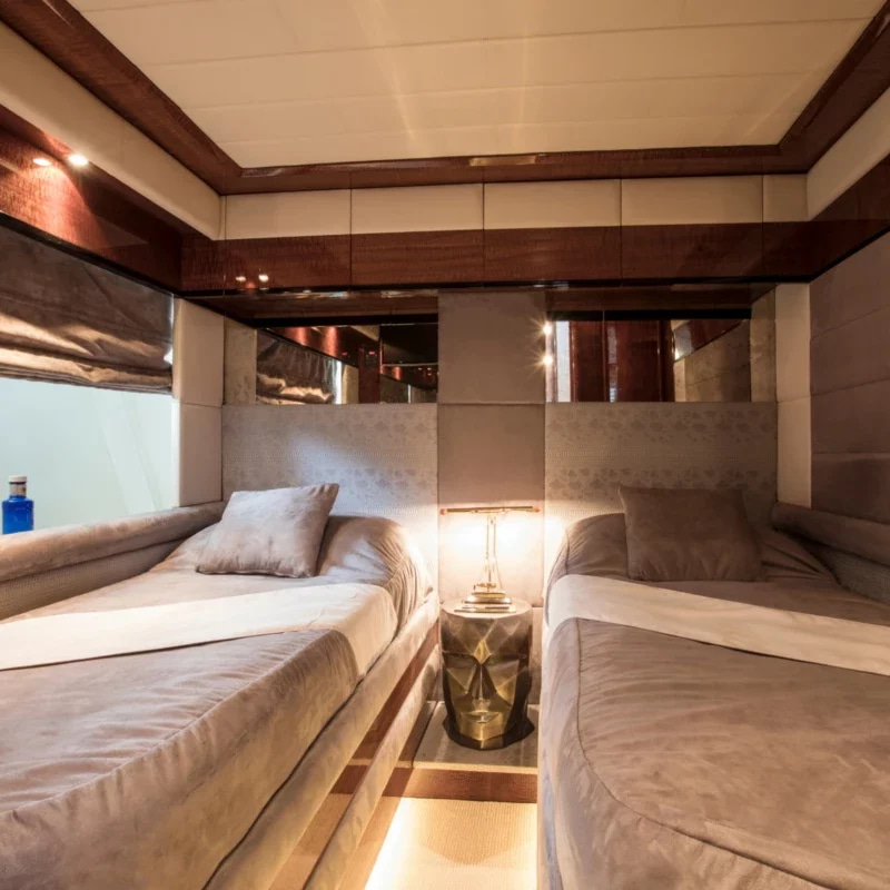 1997 Mochi Craft 90 en alquiler (photo 22)