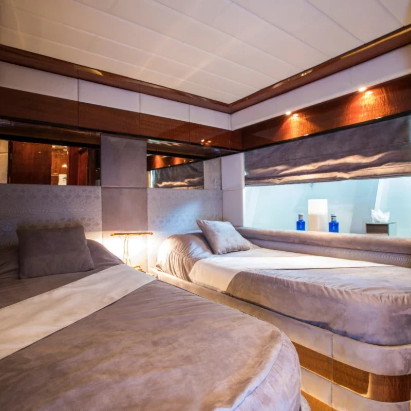 1997 Mochi Craft 90 en alquiler (photo 23)