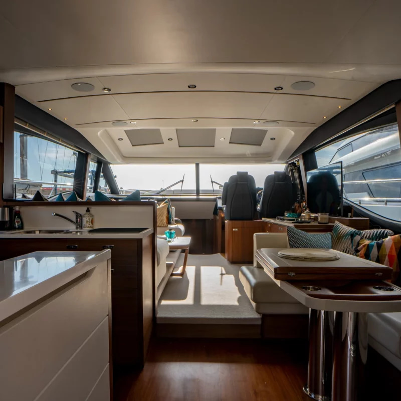 2022 Princess S66 te huur (photo 6)