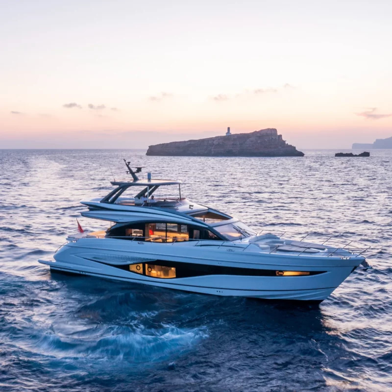 2022 Princess S66 te huur (photo 9)