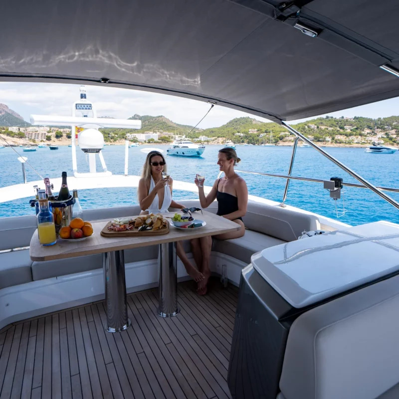 2022 Princess S66 te huur (photo 15)