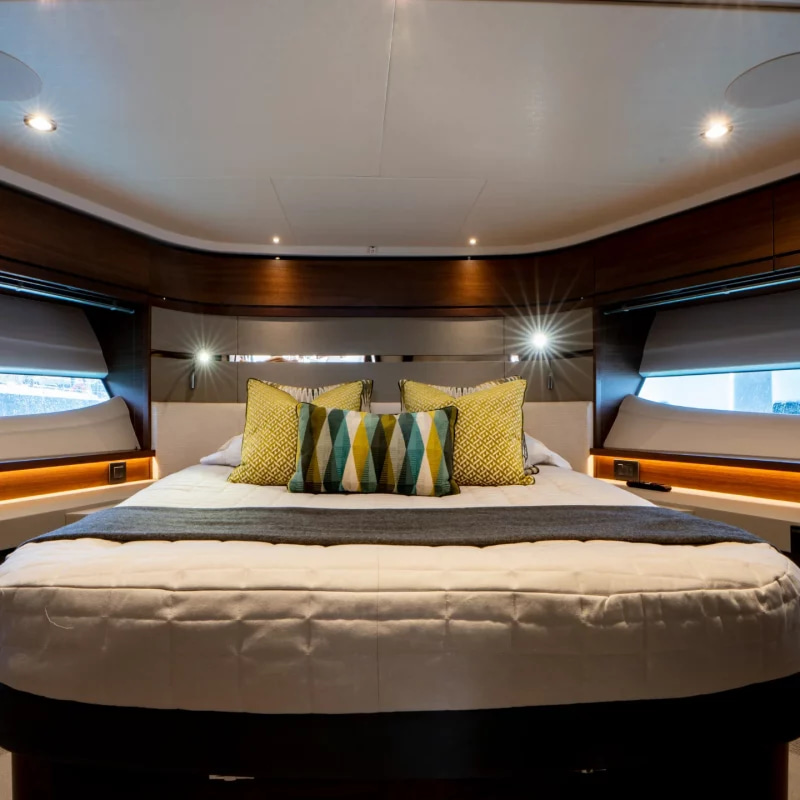2022 Princess S66 te huur (photo 19)