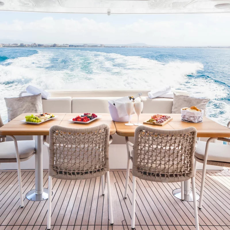 2019 Sirena Yachts 64 a noleggio (photo 7)