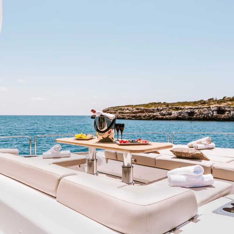 2019 Sirena Yachts 64 a noleggio (photo 14)