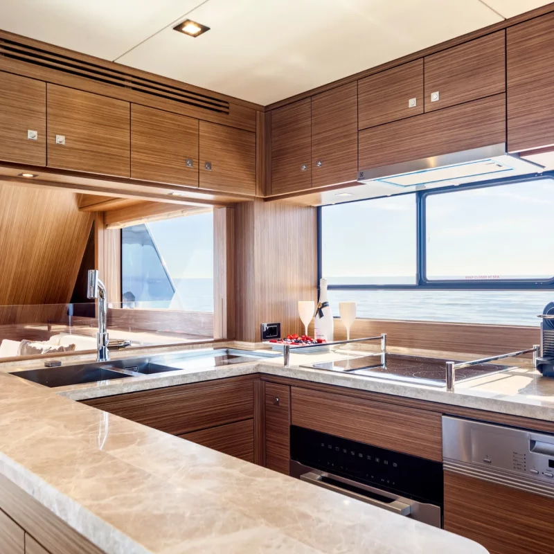 2019 Sirena Yachts 64 a noleggio (photo 38)
