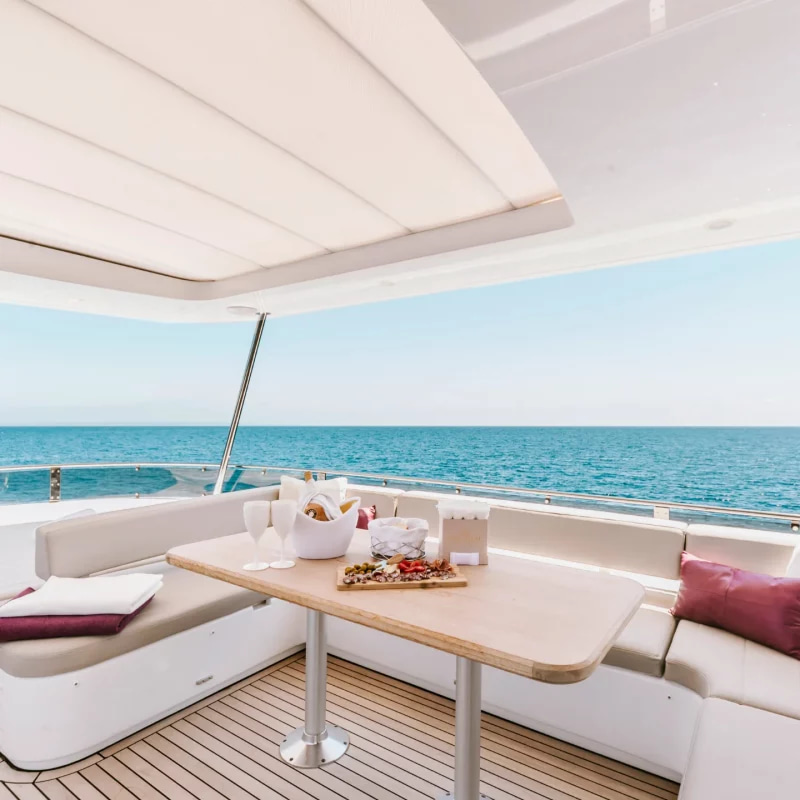 2019 Sirena Yachts 64 a noleggio (photo 40)