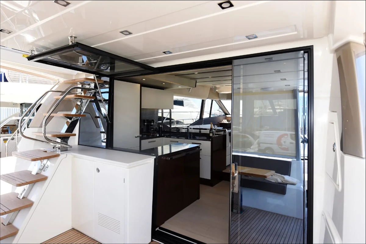 2018 Prestige 630 Fly zu chartern (photo 10)
