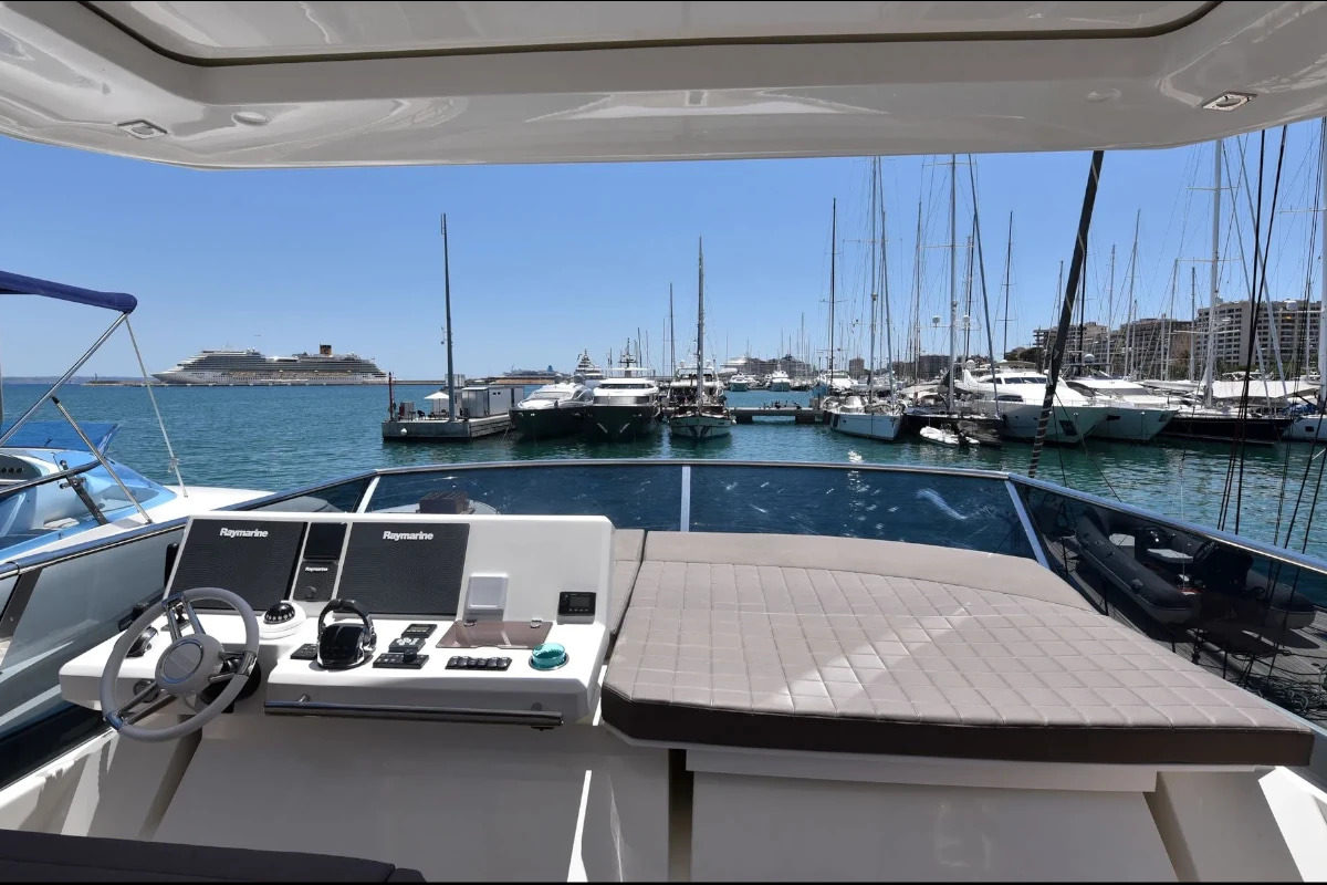 2018 Prestige 630 Fly zu chartern (photo 11)