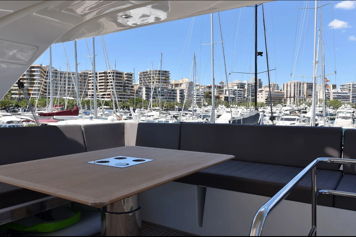 2018 Prestige 630 Fly zu chartern (photo 12)