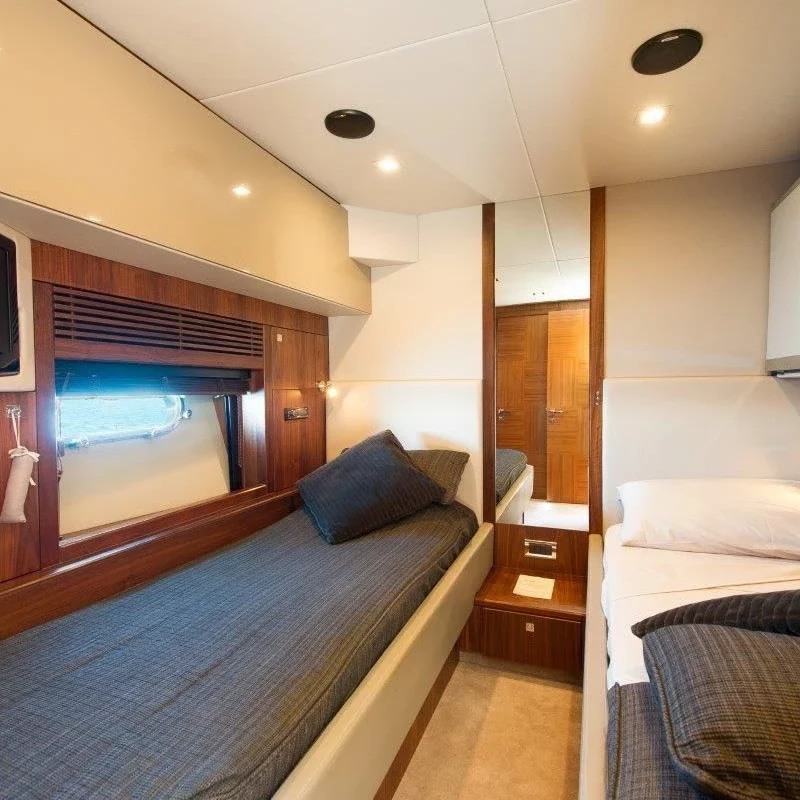 2010 Sunseeker Predator 84 à louer (photo 9)