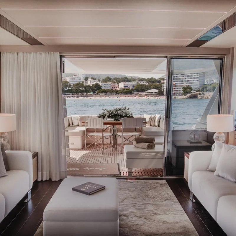 2019 Sunseeker 76 for charter (photo 4)