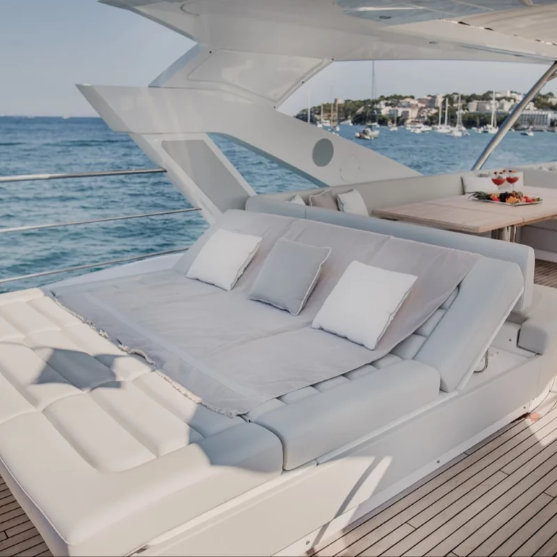 2019 Sunseeker 76 for charter (photo 13)