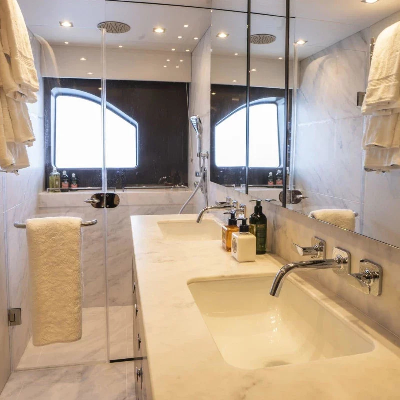 2021 Sunseeker 76 te huur (photo 15)