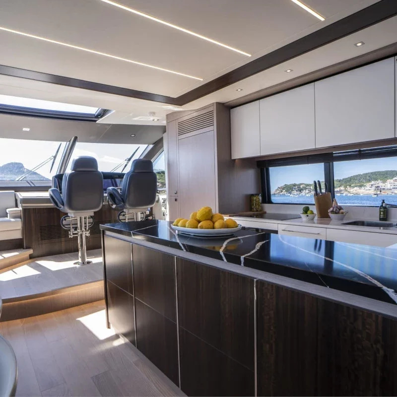 2021 Sunseeker 76 te huur (photo 18)