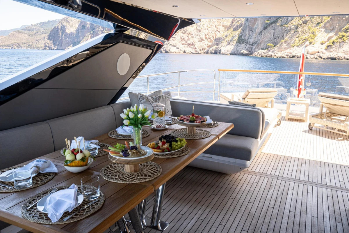 2021 Sunseeker 88 en alquiler (photo 6)
