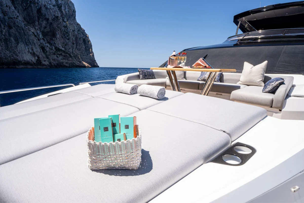 2021 Sunseeker 88 en alquiler (photo 9)
