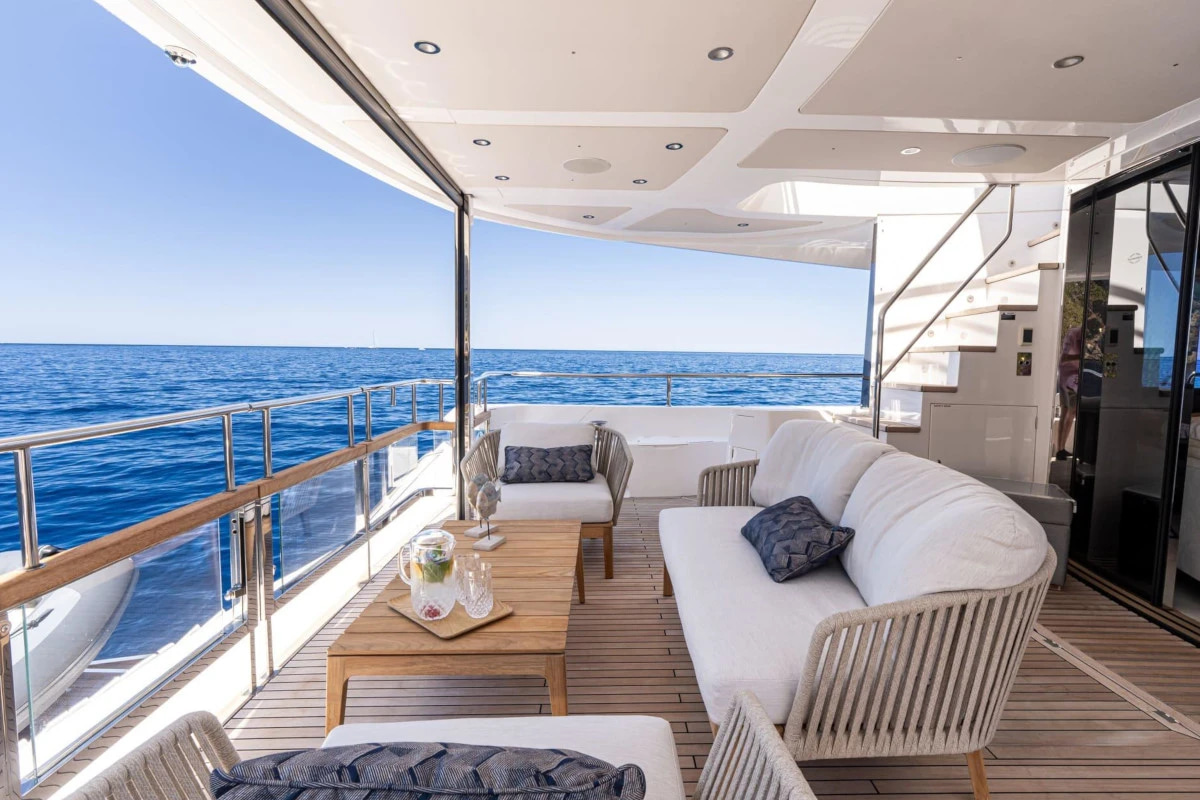 2021 Sunseeker 88 en alquiler (photo 11)