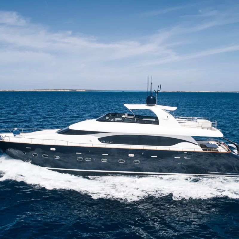 2006 Maiora 99 for charter (photo 1)