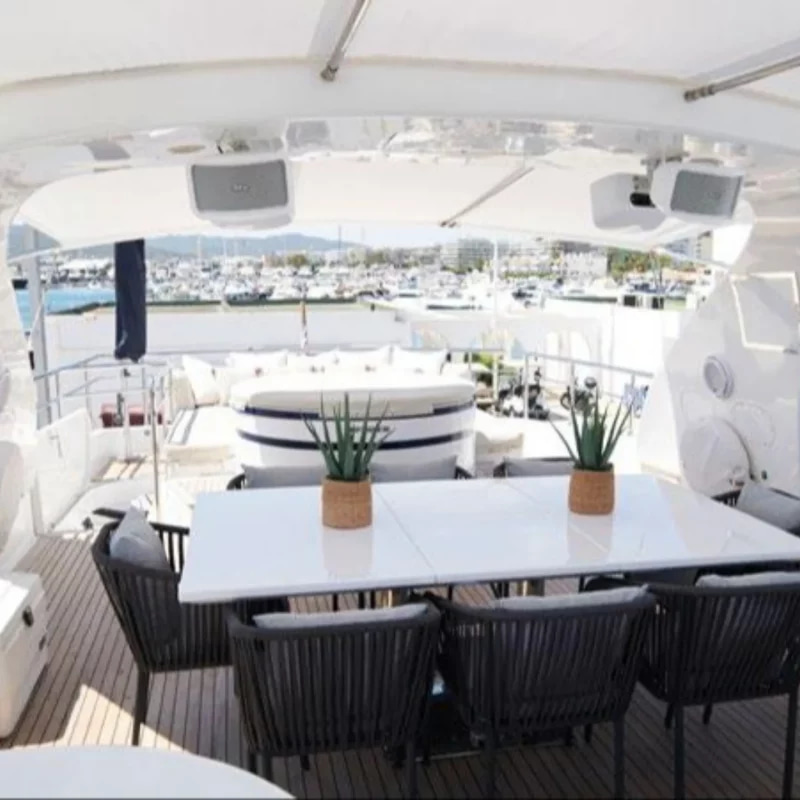 2006 Maiora 99 for charter (photo 16)