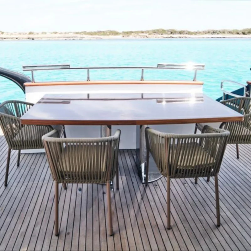 2006 Maiora 99 for charter (photo 17)