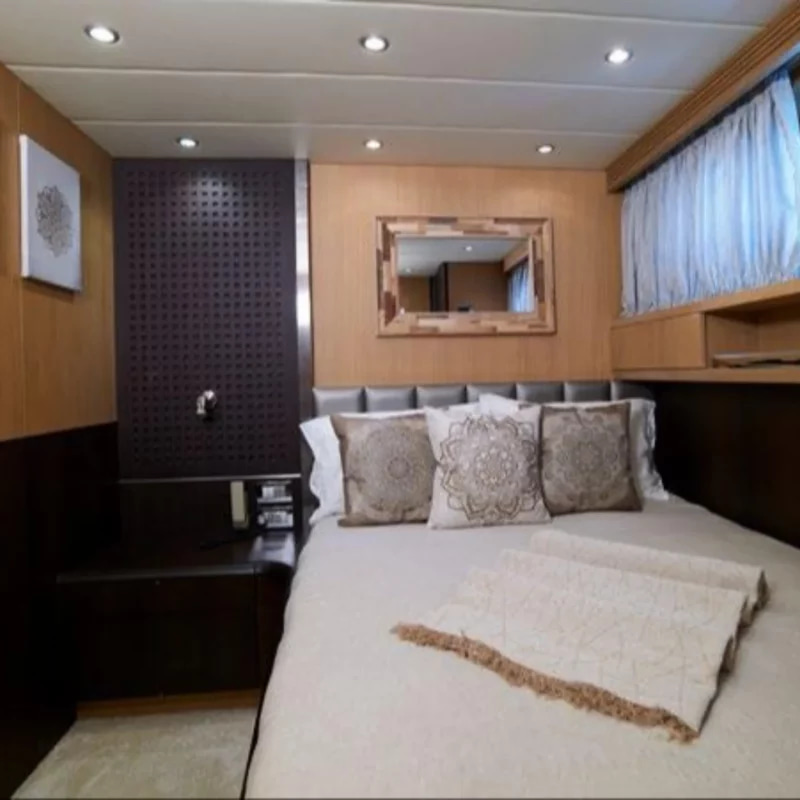 2006 Maiora 99 for charter (photo 24)