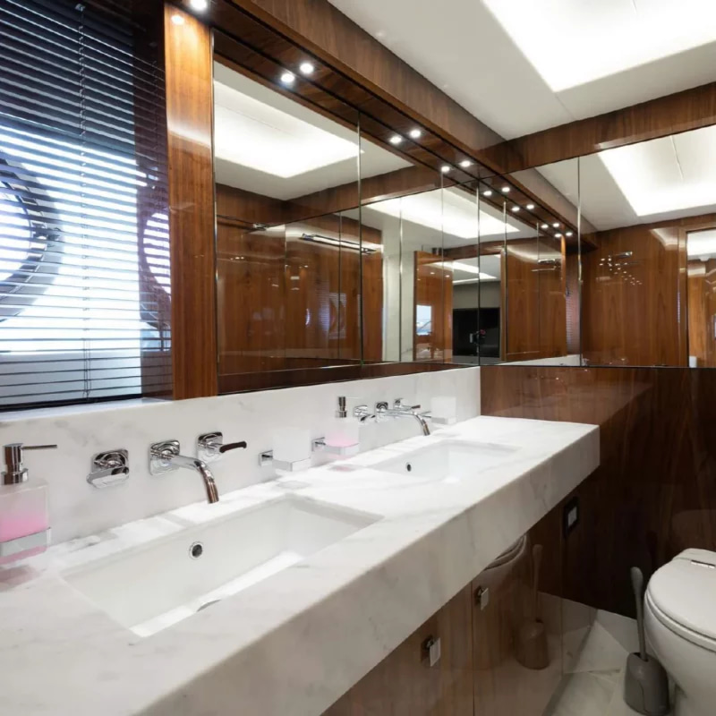 2020 Sunseeker 86 zu chartern (photo 17)