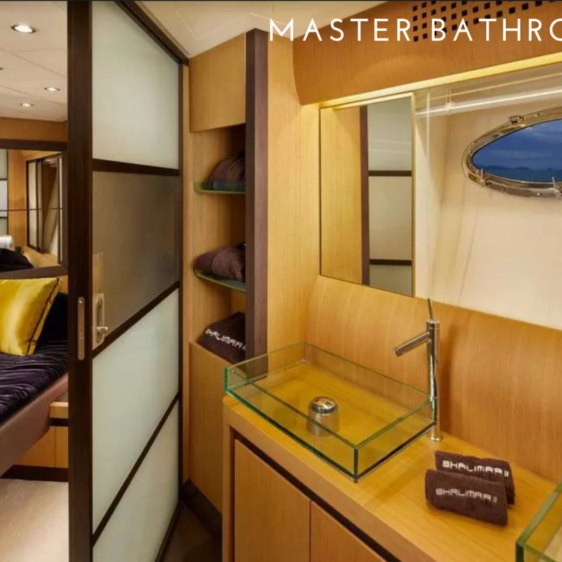 2009 Pershing 90 a noleggio (photo 13)
