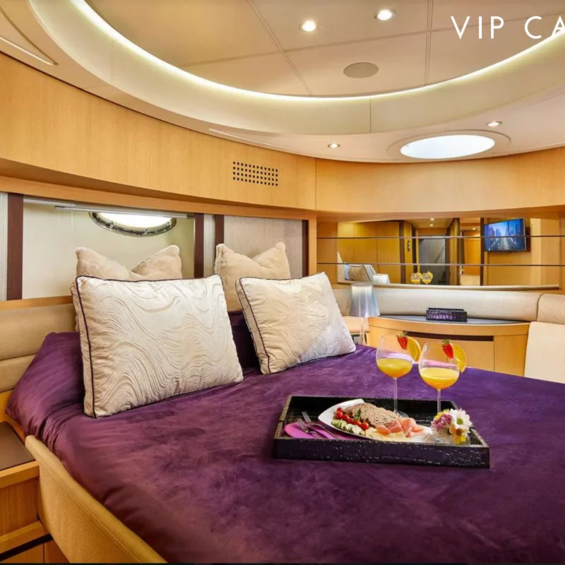 2009 Pershing 90 a noleggio (photo 14)