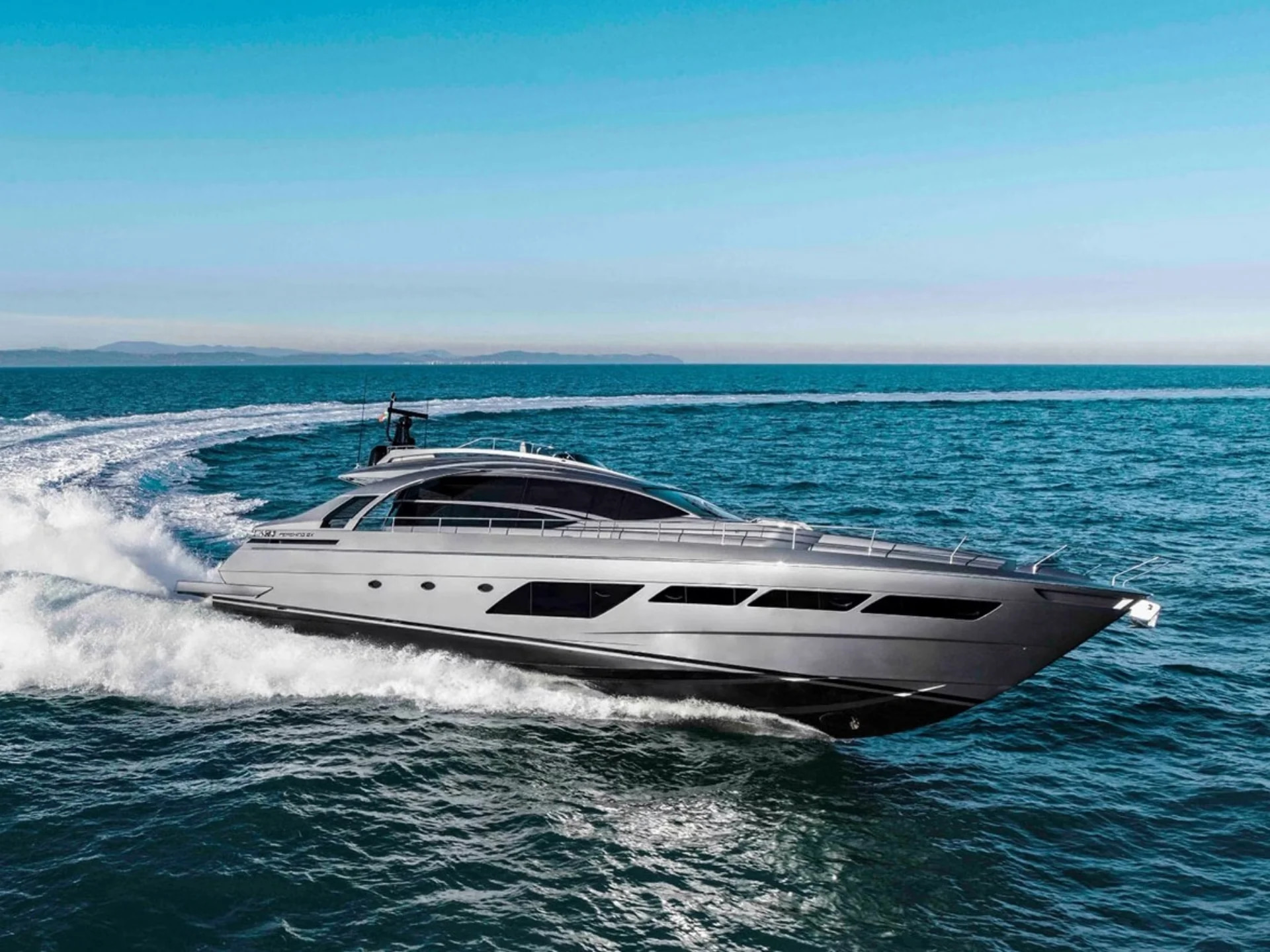 2023 Pershing 8X à louer (photo 2)
