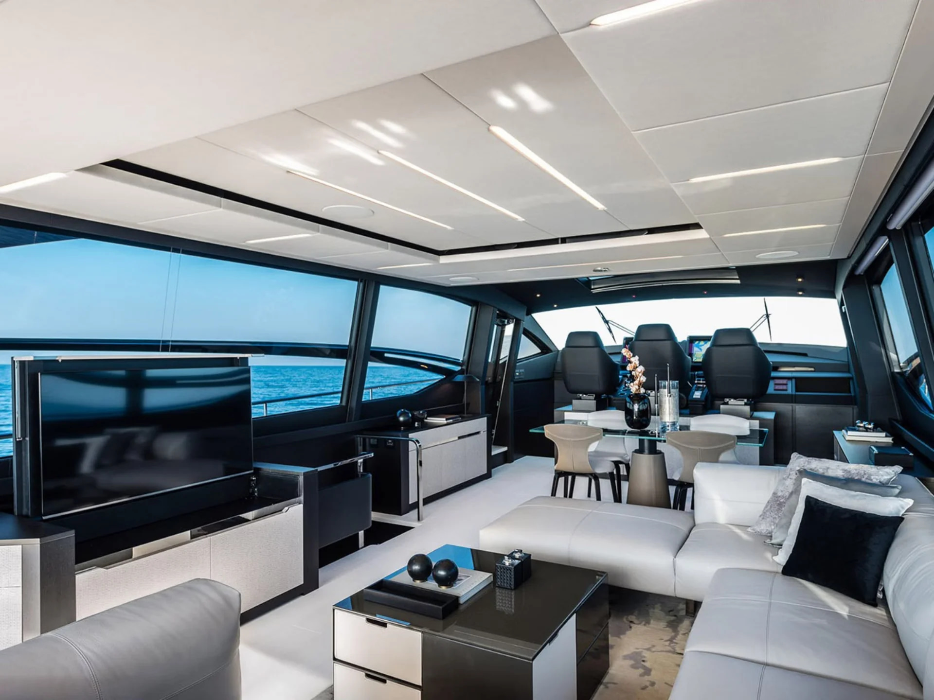 2023 Pershing 8X à louer (photo 17)