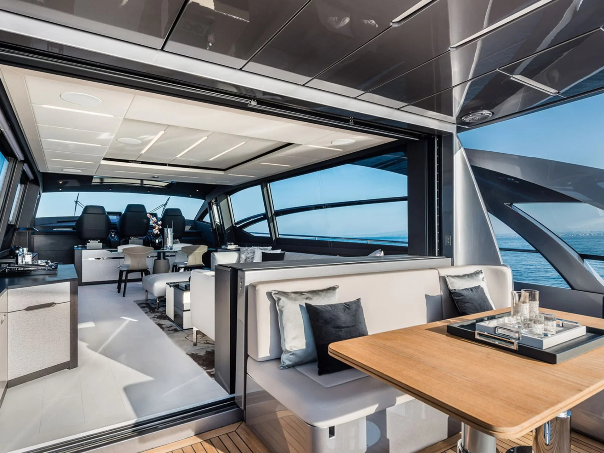2023 Pershing 8X à louer (photo 19)