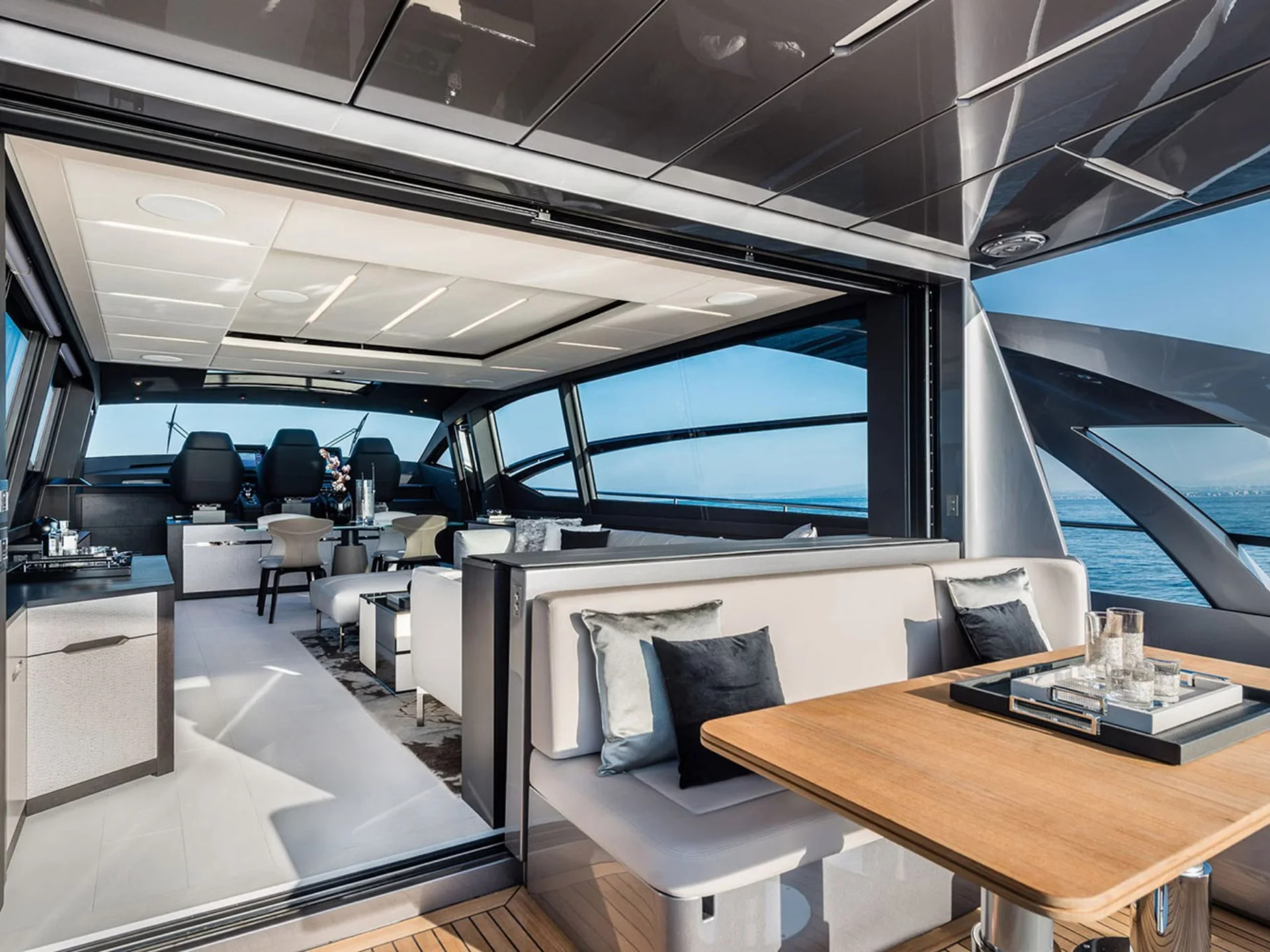 2023 Pershing 8X à louer (photo 20)
