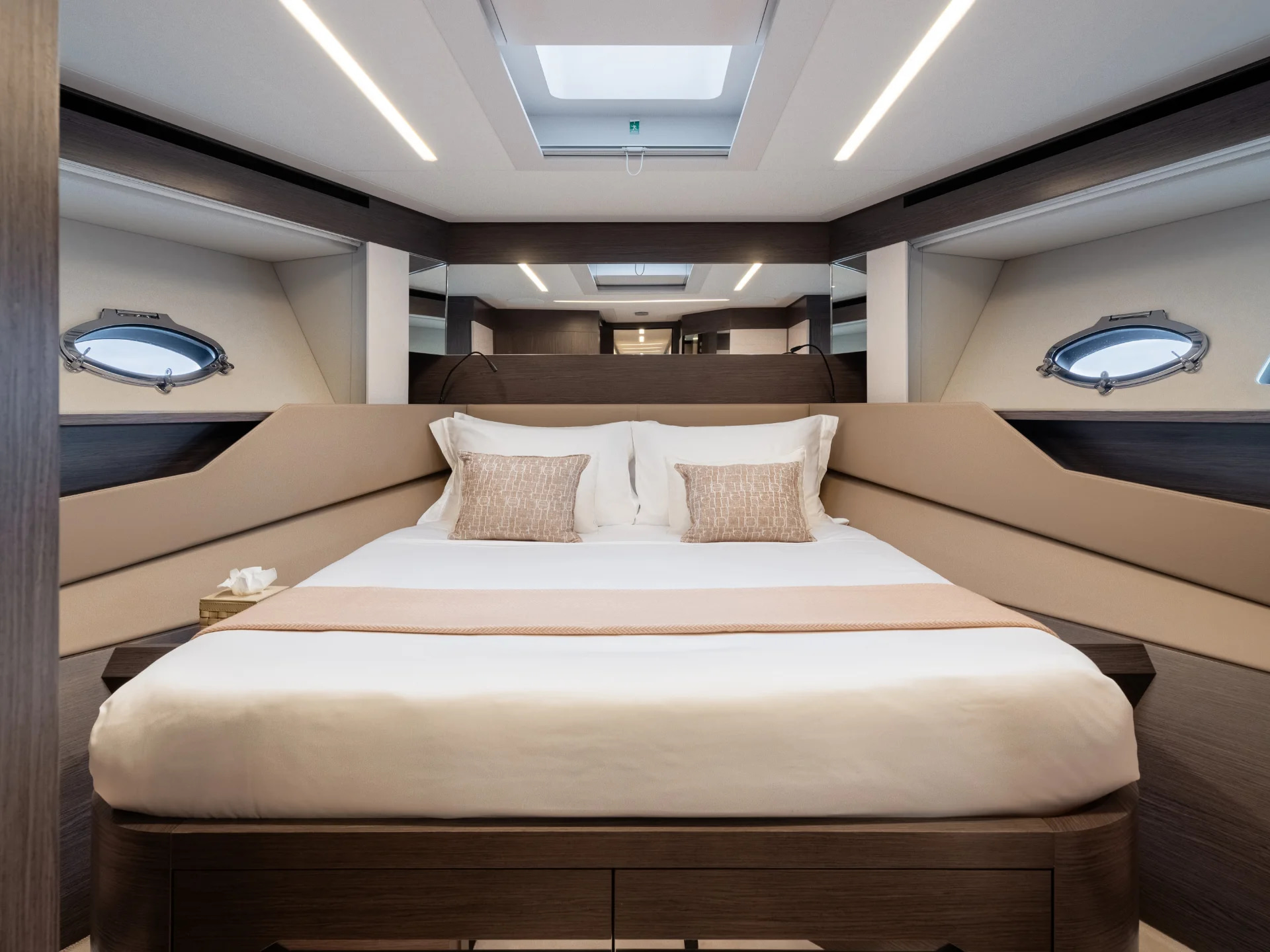 2023 Pershing 8X à louer (photo 24)
