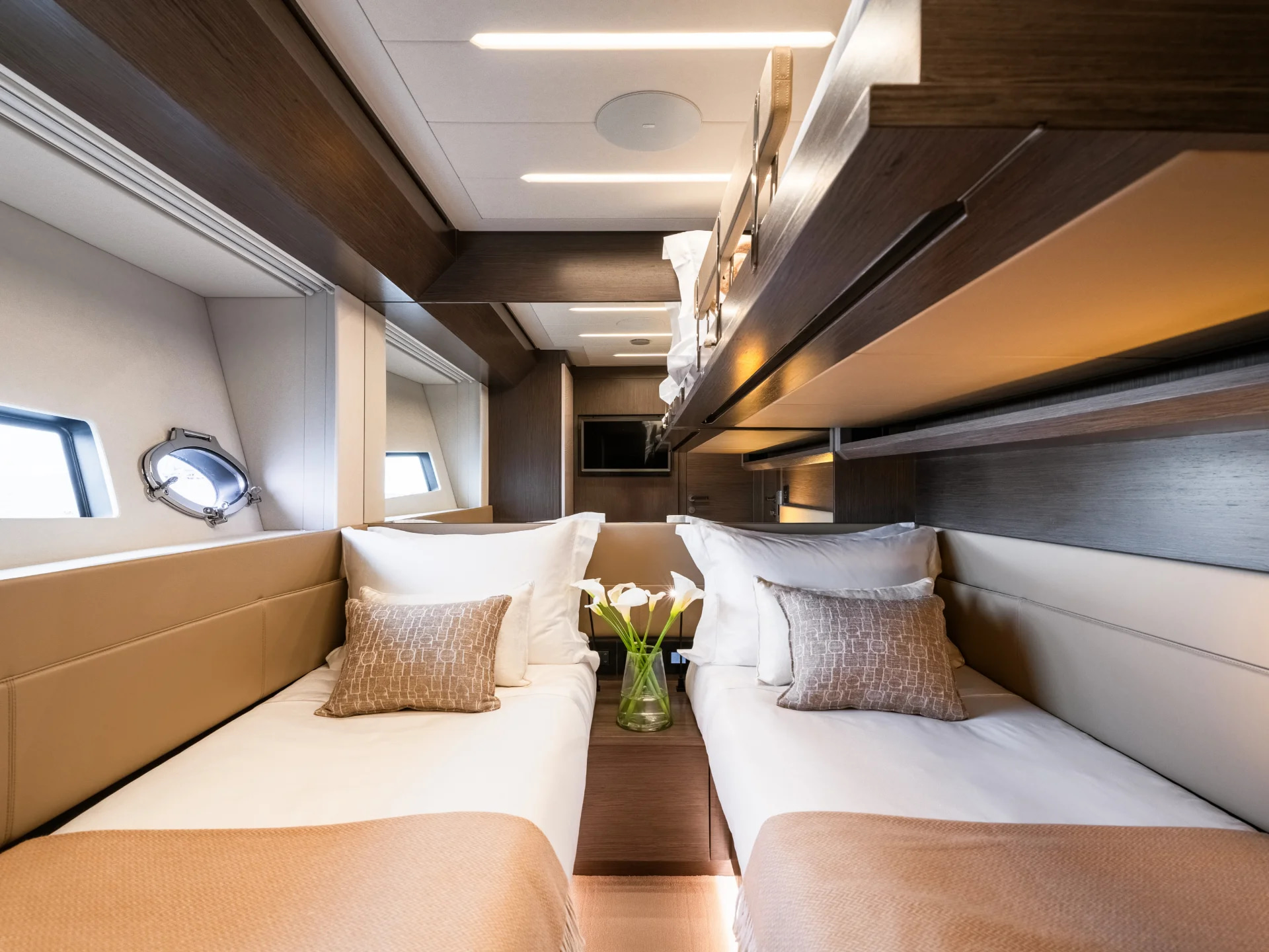 2023 Pershing 8X à louer (photo 26)