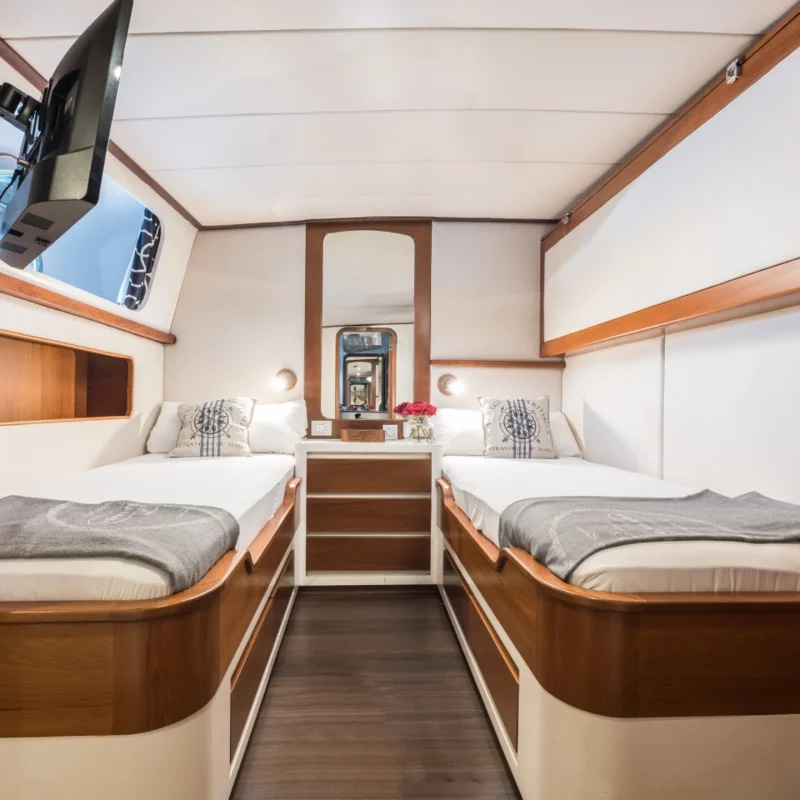 1980 CRN Ancona 34 M à louer (photo 10)