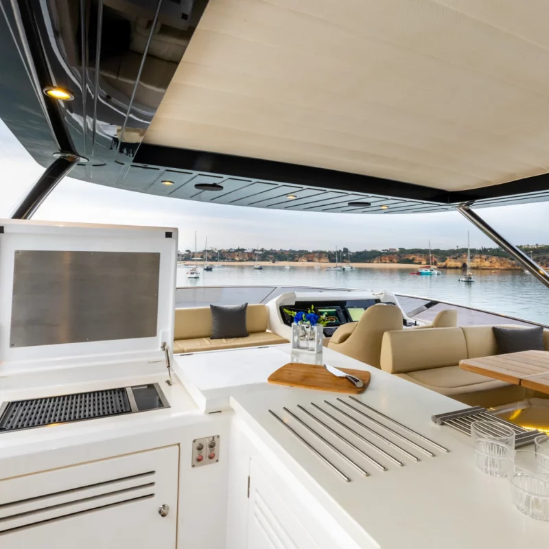 2015 Sunseeker 86 Fly na czarter (photo 23)