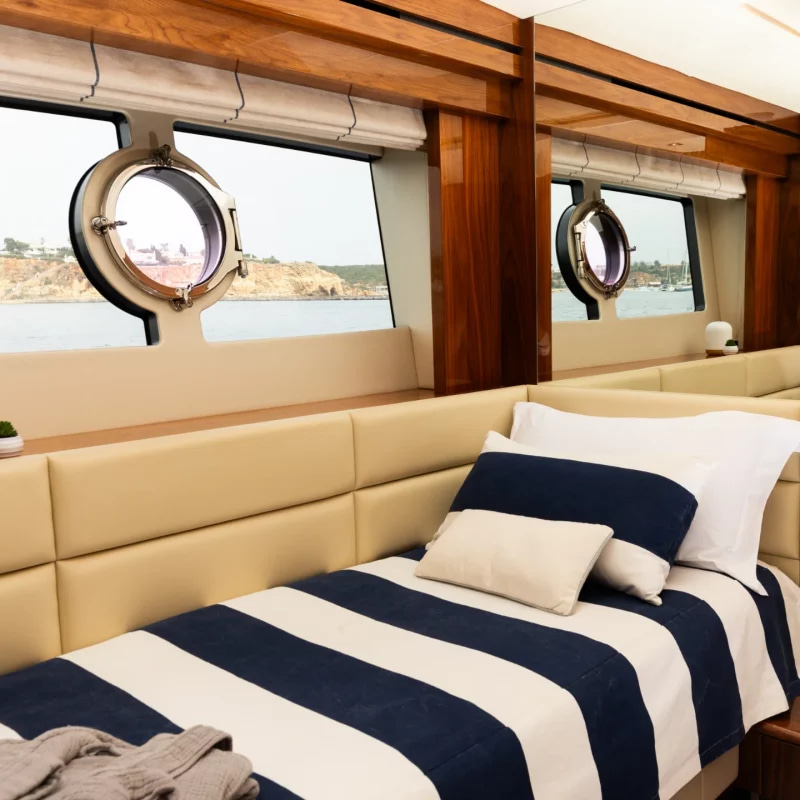 2015 Sunseeker 86 Fly na czarter (photo 29)