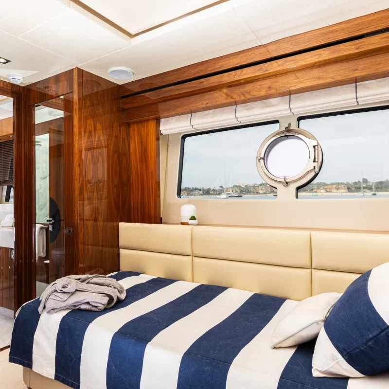 2015 Sunseeker 86 Fly na czarter (photo 31)