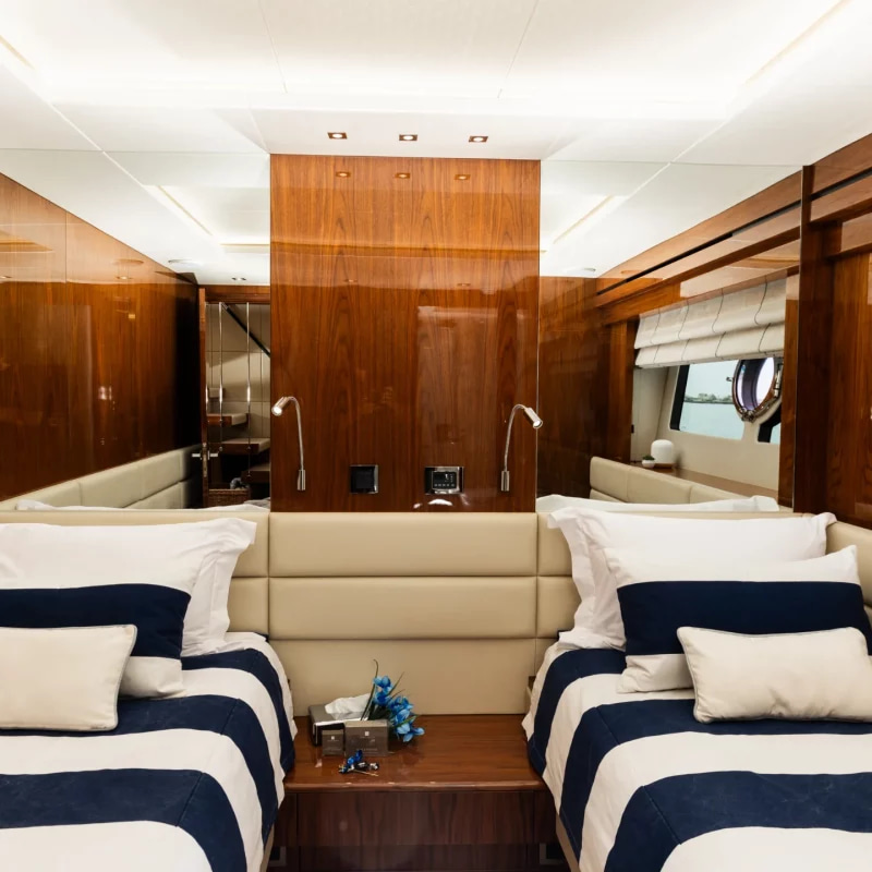 2015 Sunseeker 86 Fly na czarter (photo 33)