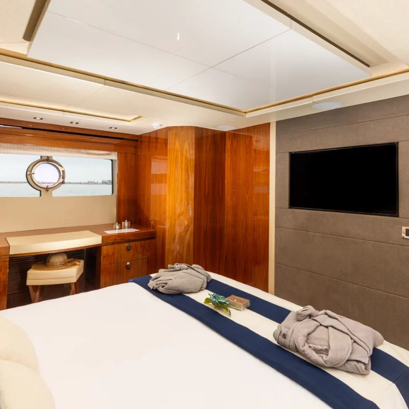 2015 Sunseeker 86 Fly na czarter (photo 37)