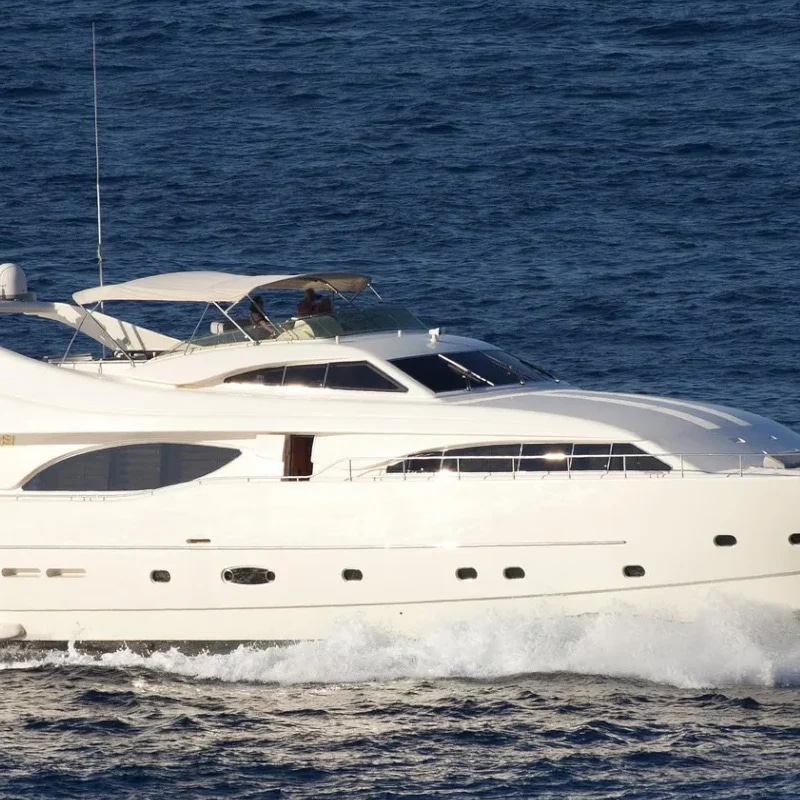2001 Ferretti Custom Line 94 zu chartern (photo 1)