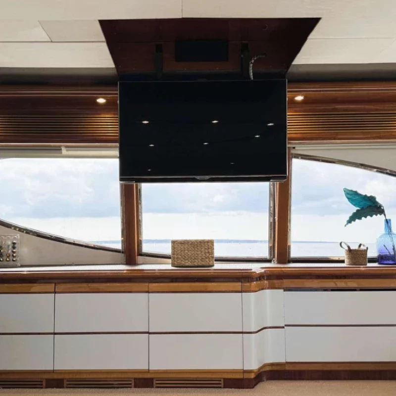 2001 Ferretti Custom Line 94 zu chartern (photo 5)